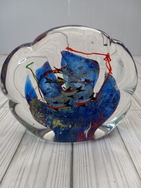 Waterfront Landmark Seattle Glass Aquarium Sculpture Fish Accent Paperweight
